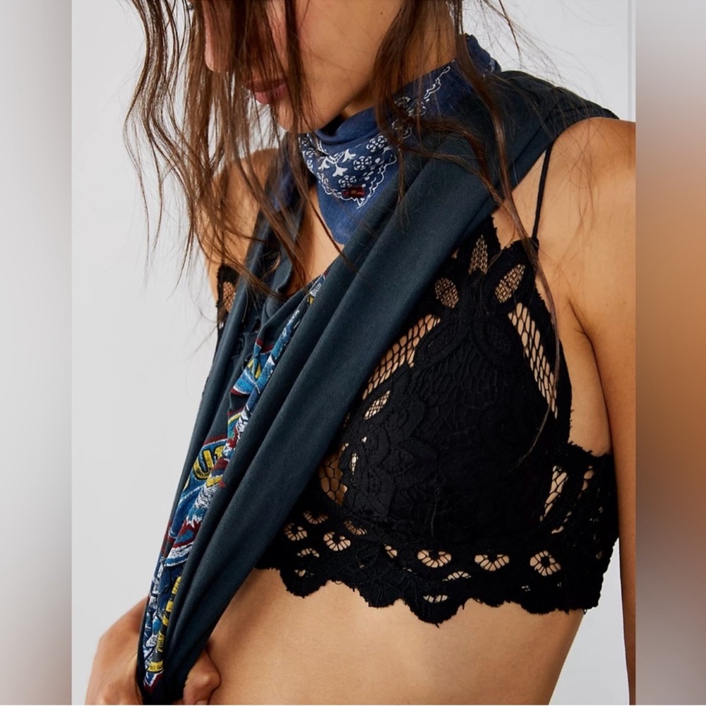 NWT! 🖤🌙Free People Lace One Adella Bralette Black size Small